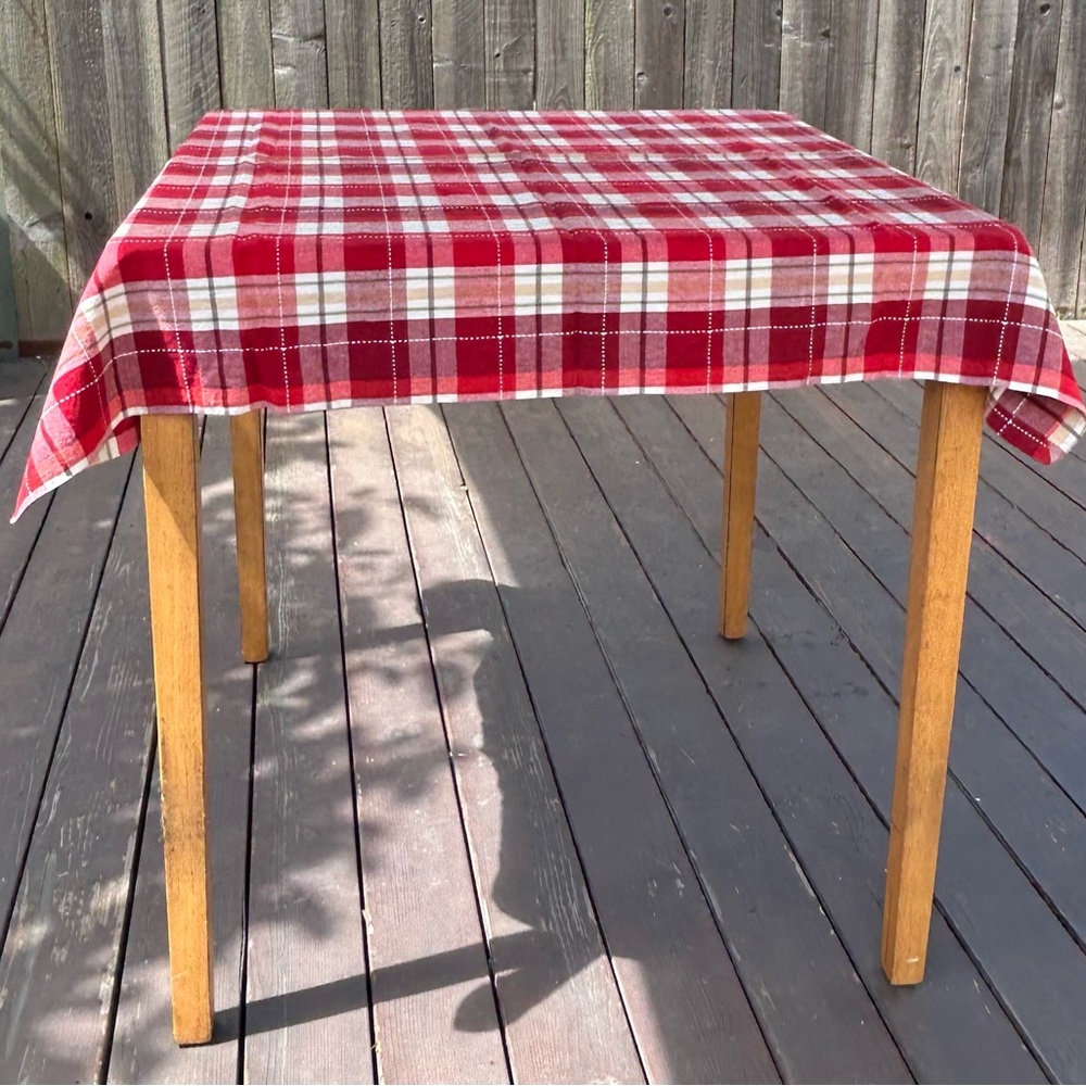 DII Cotton Plaid Red and White Tablecloth #0715254